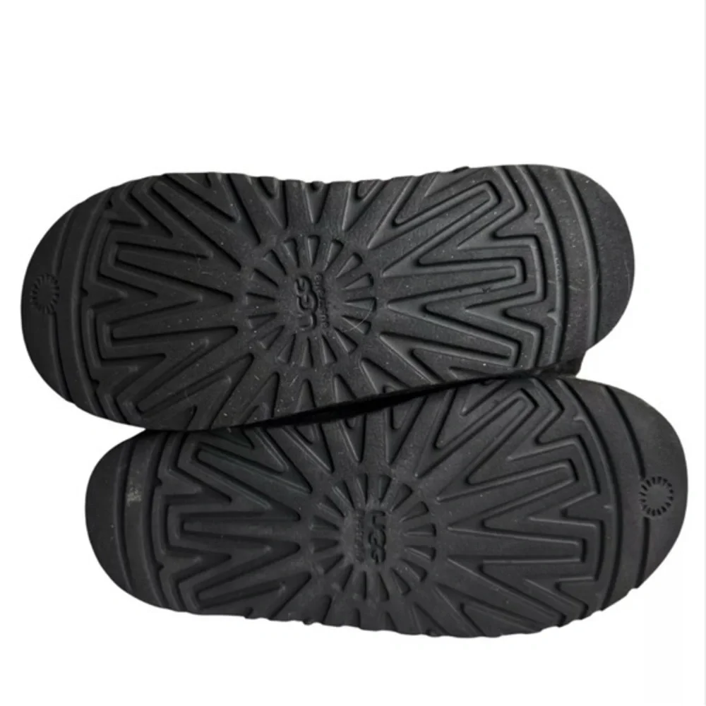 UGG sn 5991
